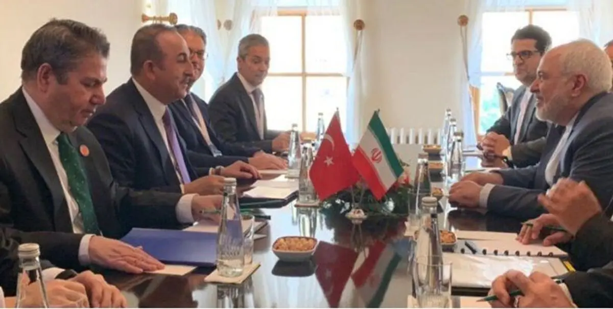 ظریف با همتای ترک خود دیدار کرد