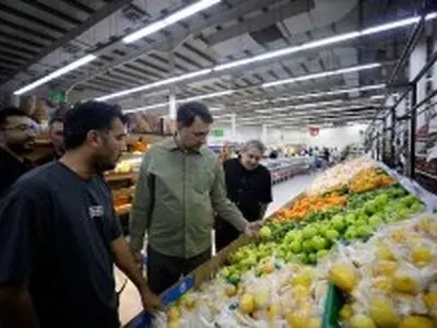 بررسی میدانی وضعیت عرضه کالاها با حضور مدیرعامل سازمان منطقه آزاد کیش