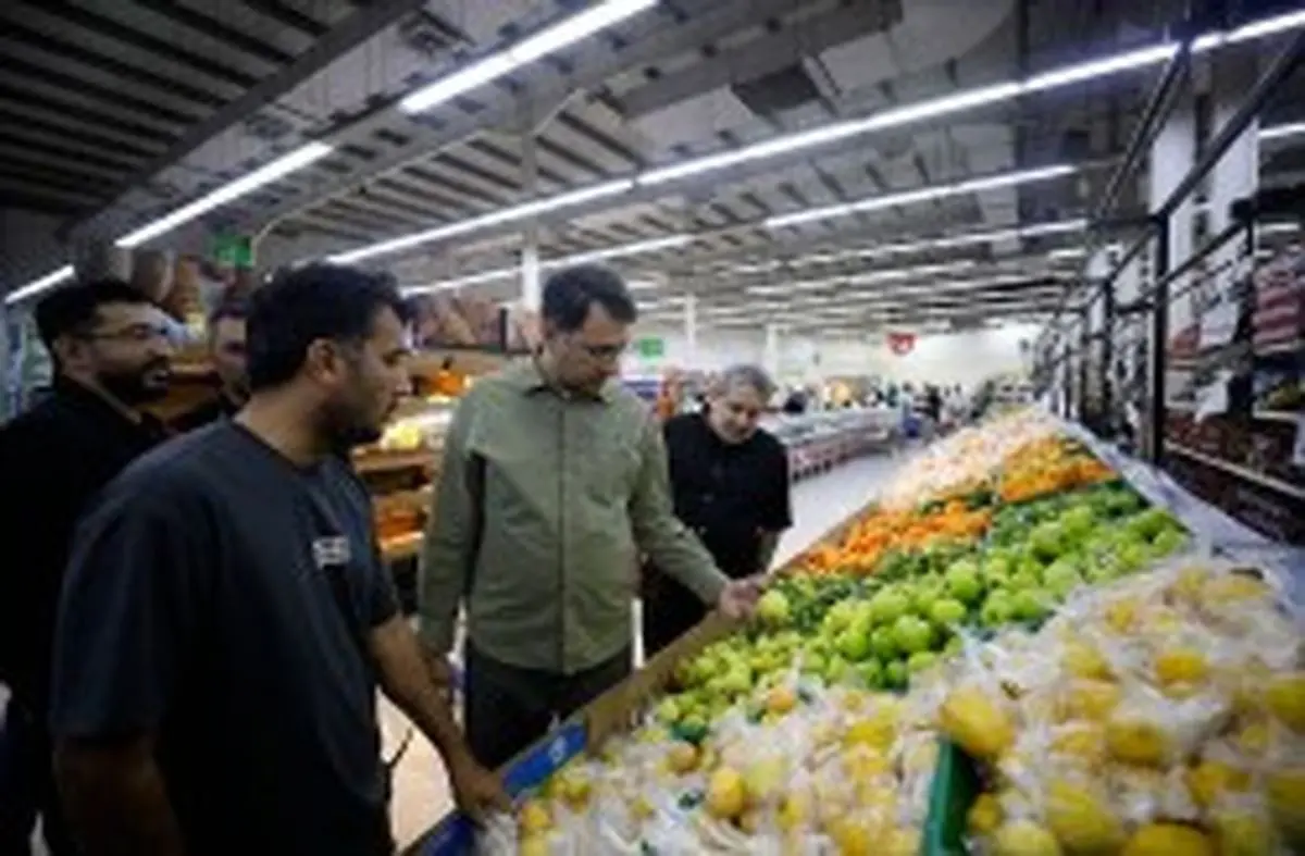 بررسی میدانی وضعیت عرضه کالاها با حضور مدیرعامل سازمان منطقه آزاد کیش