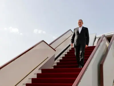 الرئيس الايراني يصل إلى يريفان