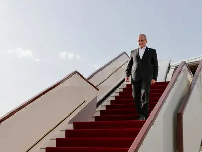 الرئيس الايراني يصل إلى يريفان