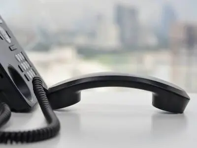 تلفن ویپ یا IP Phone چیست؟ معرفی چند مدل از بهترین تلفن های یالینک
