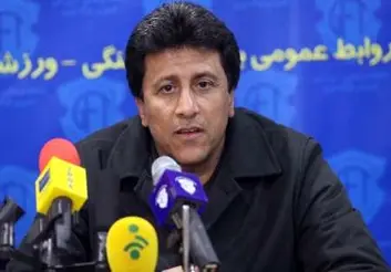 استقبال علی پروین از استقلالی‌ها بعد از قهرمانی در آسیا