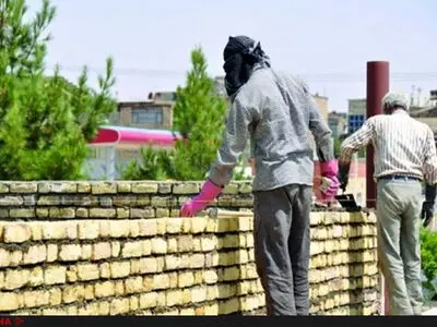 تخصیصِ ۱۹۰ هزار ظرفیت آزاد برای بیمه‌ی ساختمانی‌ها/حقوق استادکاران زیر خط گرسنگی‌ست