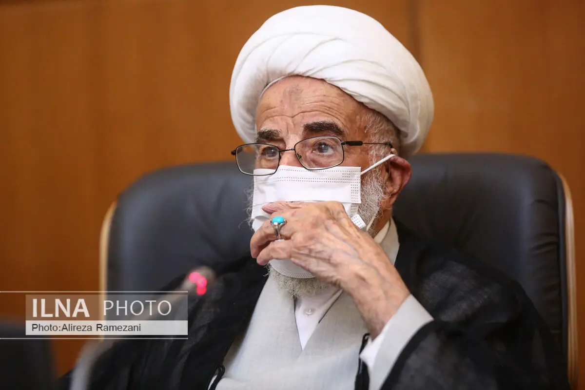 تلاش می‌کنند در ذهن جوانان جای دوست و دشمن را عوض کنند