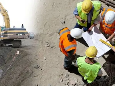 سردرگمی کارگران ایثارگر حفاظت از اراضی راه و شهرسازی خوزستان برای تبدیل وضعیت/ منتظر اجرای قانون هستیم 