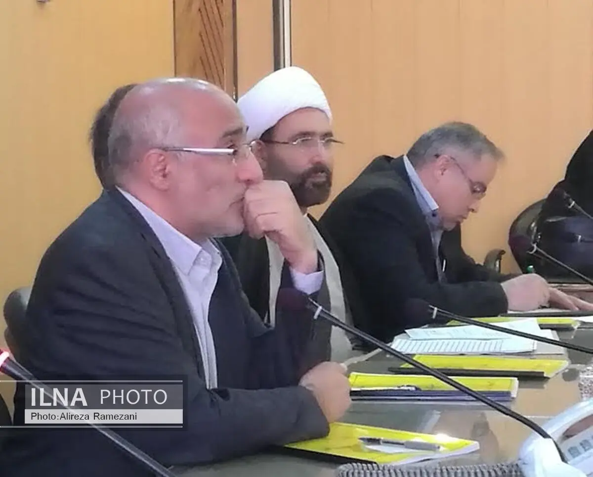 نقد و گفتگو پویایی جامعه را به دنبال خواهد داشت