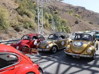 فولکس های رنگی دوباره در جاده چالوس/فیلم