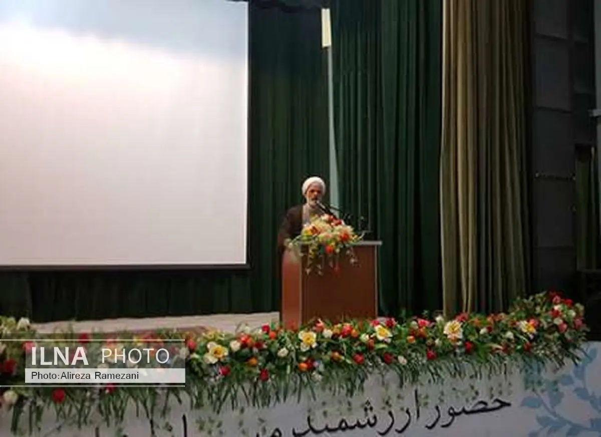 تشکیل ستاد فرماندهی اقتصاد مقاومتی در هیات دولت/آینده سیستان و بلوچستان را بسیار روشن و درخشان می بینم