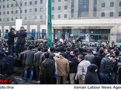 تجمع پرستاران مقابل مجلس در اعتراض به تبعیض / گزارش تصویری