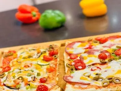 طرز تهیه پیتزا با نان باگت در ۲۰ دقیقه 