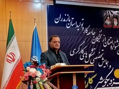 ساداتی‌نژاد: بار مسئولیت متولیان ۹۰ میلیون برابر شده است / اقتدار ایران در نظم جهانی ثمره پایداری مردم و کارگران است