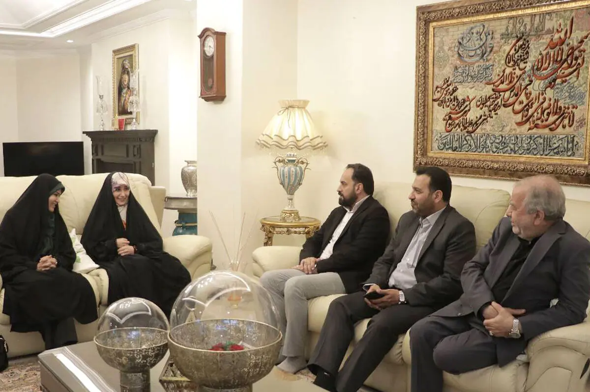 ابلاغ پیام رئیس مجلس به پرستار فداکار بیمارستان خاتم الانبیاء