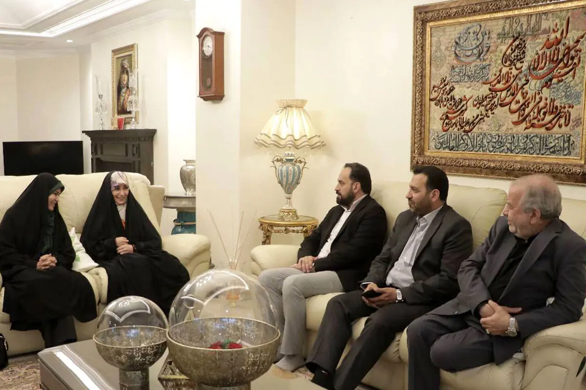 ابلاغ پیام رئیس مجلس به پرستار فداکار بیمارستان خاتم الانبیاء