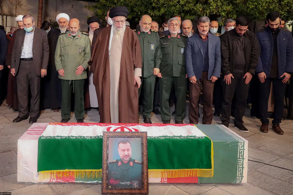 اقامه نماز رهبر انقلاب بر پیکر سردار شهید سیدرضی موسوی