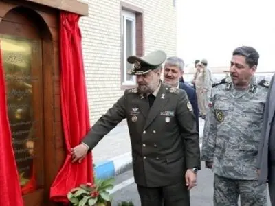 الدفاع الإیرانیة تفتتح أکبر خط لإنتاج لبطاریات اللیثیوم في غرب آسیا