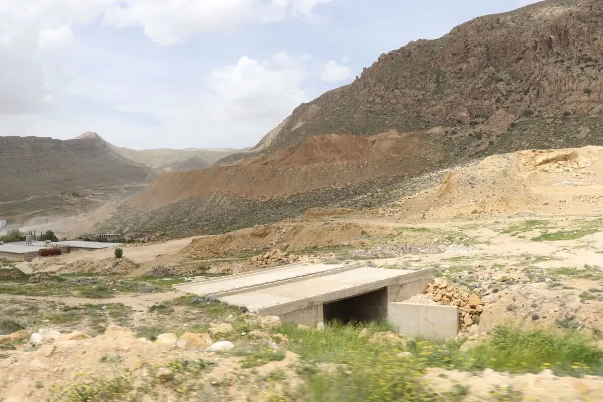 احداث سه تونل و دو پل در محور ۳۶ کیلومتری شیراز وارد فاز عملیاتی شد