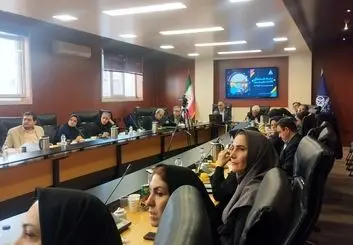 ازوجی: متوسط سهم کارگر ایرانی از تولید ۱۶ درصد کمتر از متوسط جهانی / محجوب: بازار مزد را مانند بازارهای دیگر شناور کنید!