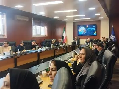 ازوجی: متوسط سهم کارگر ایرانی از تولید ۱۶ درصد کمتر از متوسط جهانی / محجوب: بازار مزد را مانند بازارهای دیگر شناور کنید!