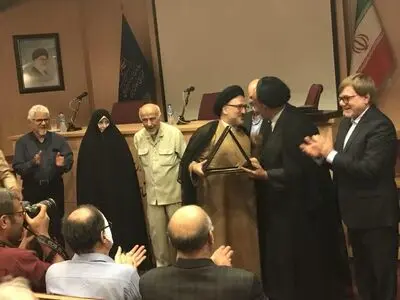 کار خبرنگاران مانند کار رسولان است/ناامید نشدن مهمتر از امید داشتن است