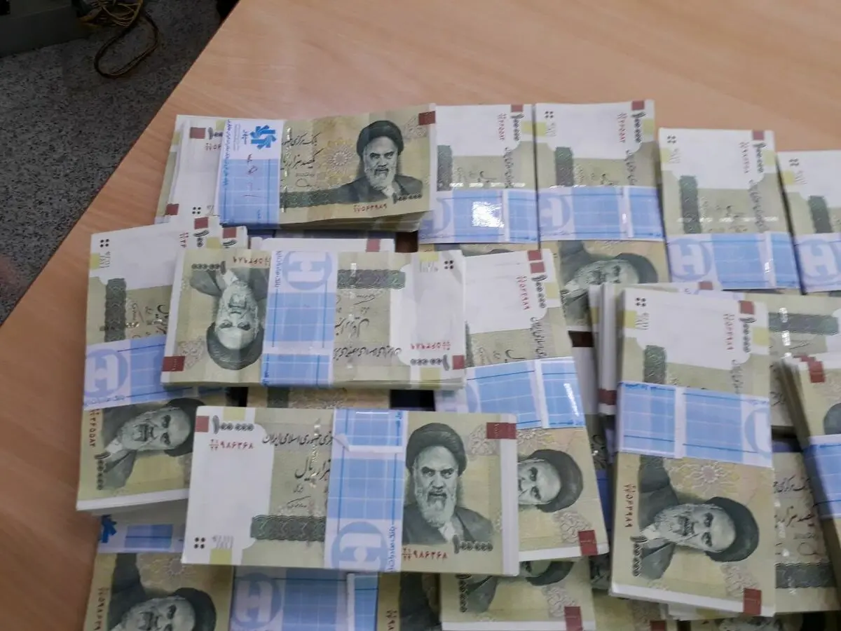 کشف بیش از ۳۰۰ میلیون تومان اسکناس تقلبی در اردستان