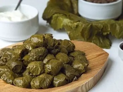 آشنایی با سبزی‌های مورد نیاز برای انواع دلمه