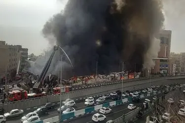 هنوز آمار مصدومان آتش‌سوزی در بازار جنت اعلام نشده/ آمبولانس‌ها در حالت آماده‌باش برای انتقال مصدومان احتمالی

