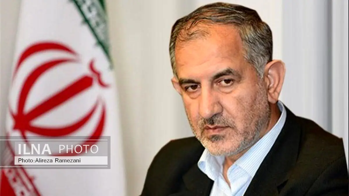 صدور برخی کارتهای هوشمند بیفایده است/ به زودی پرداخت عوارض خروج از کشور الکترونیکی می شود/ مردم دادههای حیاتی را در گوشی نگه ندارند