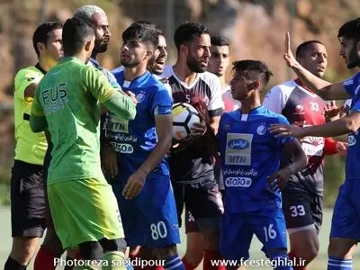 جنجال در دیدار تدارکاتی استقلال؛ درگیری فیزیکی فرشید اسماعیلی در ترکیه (تصاویر)