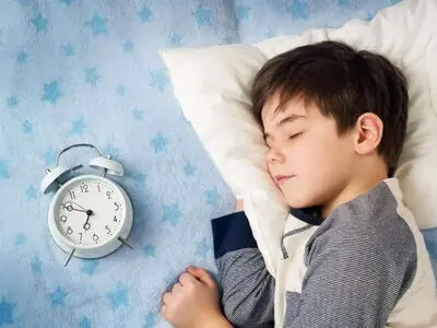 ۱۰ راهکار برای تنظیم خواب کودکان قبل از شروع مدرسه