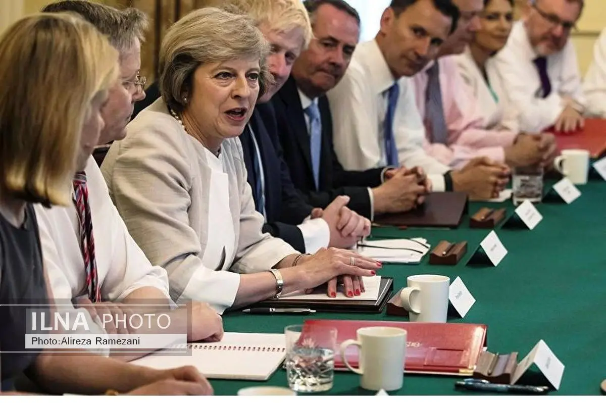 ترزا مِی اولین جلسه کابینه جدید بریتانیا را برگزار کرد