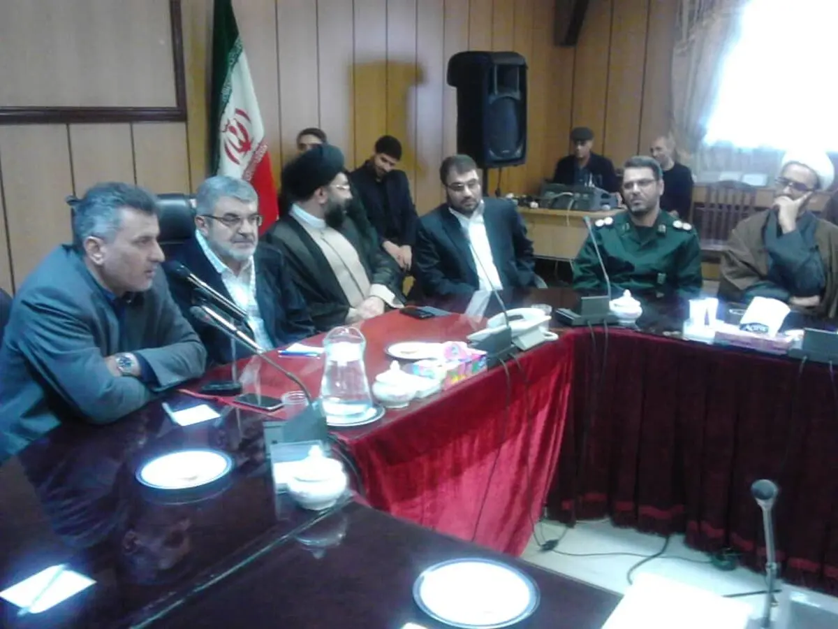 مسؤولان باید دین خود را به انقلاب ادا کنند