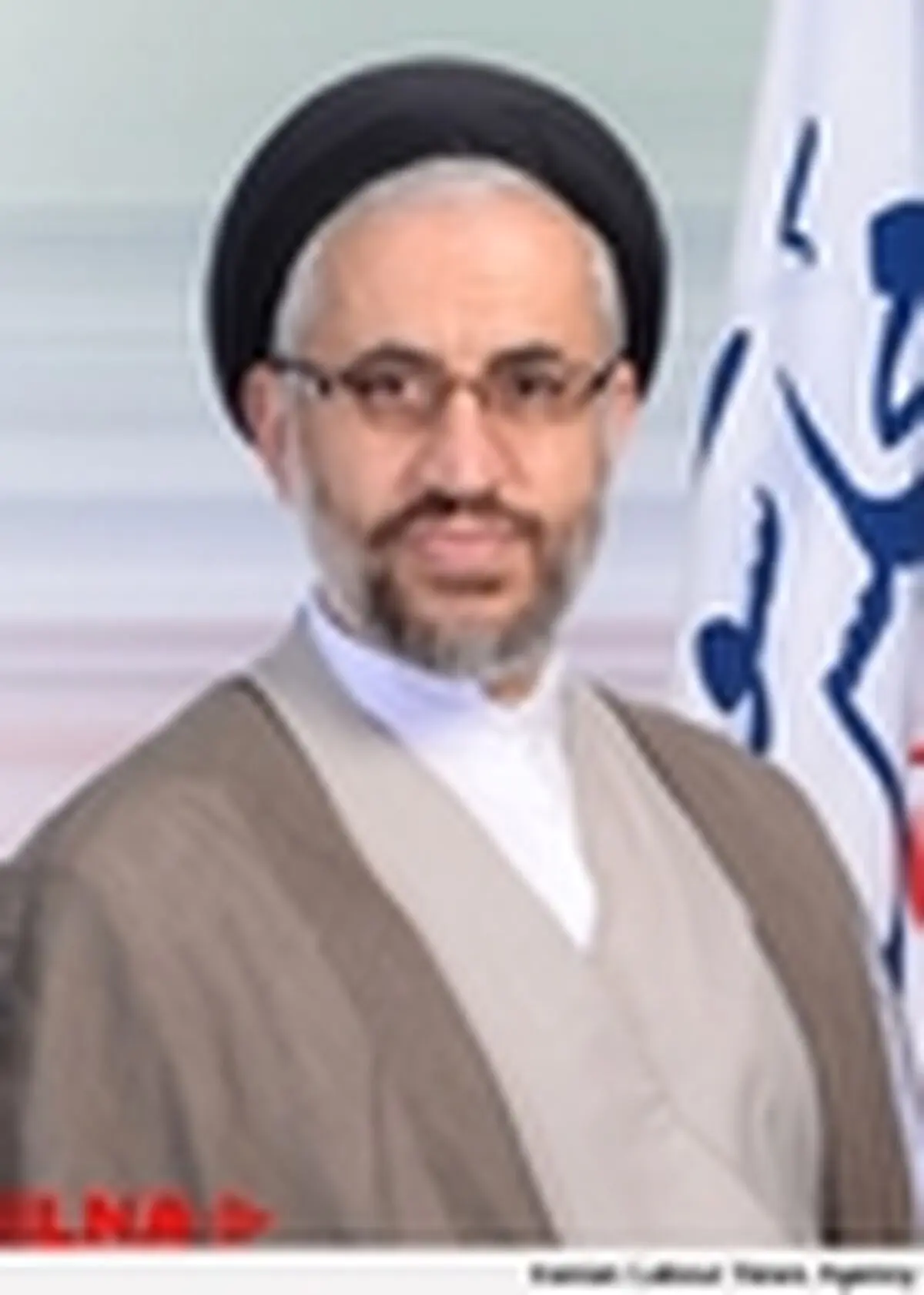 مسئولان دولتی و شرکت سپاهان از مردم در پی سقوط هواپیما عذرخواهی کنند