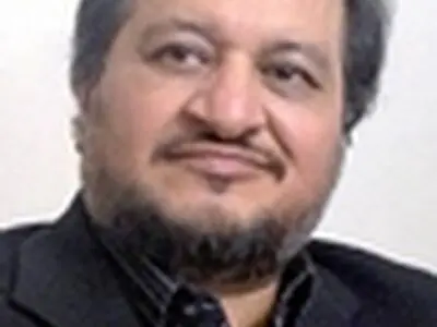شریعتمداری درگذشت برادر صفدر حسینی را تسلیت گفت