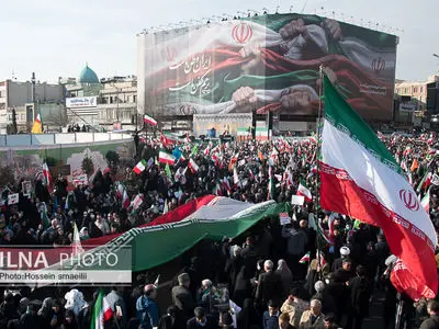 ملت ایران به رغم تنگناهای اقتصادی در برابر توطئه‌های خارجی می‌ایستند