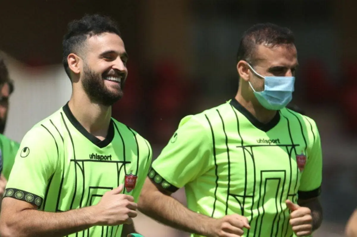 جدال جالب توجه مربیان و کاپیتان‌های پرسپولیس(عکس)