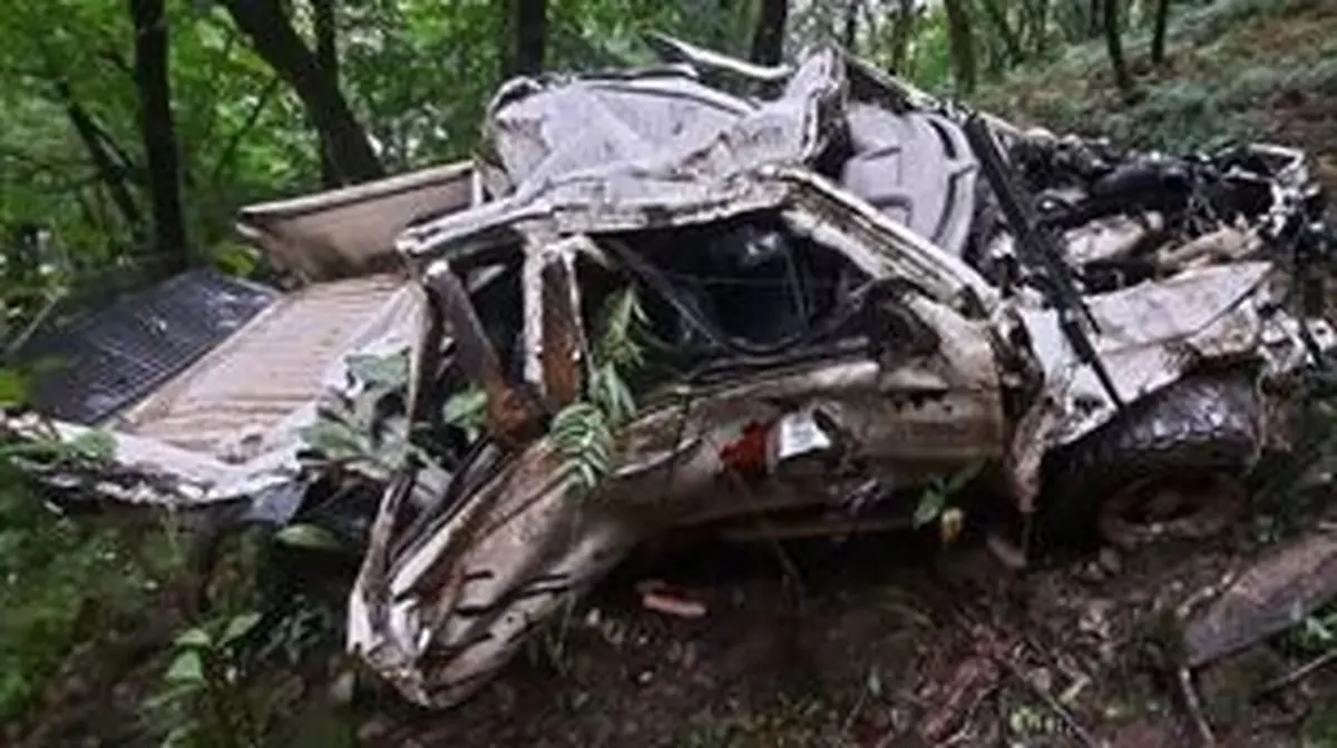 سقوط مرگبار خودروی آفرود به دره‌ در شفت