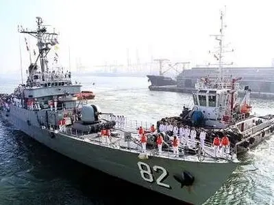 Iran Navy foils pirate attack on tanker