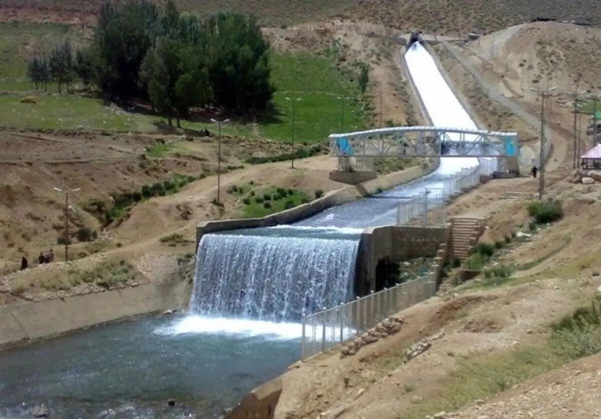 کاهلی نمایندگان استان در پیگیری ۱۵۰ میلیارد تومانی سامانه آبرسانی اصفهان/نمایندگان مجلس قبل از خواب آب شور بخورند