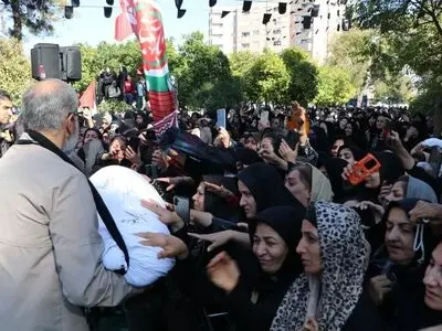 پیکر مطهر آلاله فاطمی در بوستان ارغوان آرام گرفت

