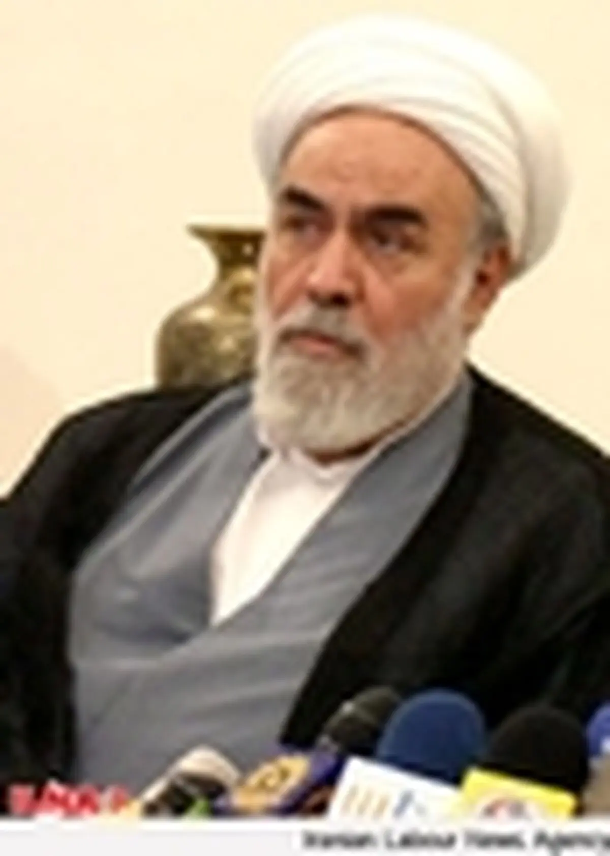 آیت‌الله مهدوی کنی لحظه‌ای از انجام مسئولیت شانه خالی نمی‌کرد