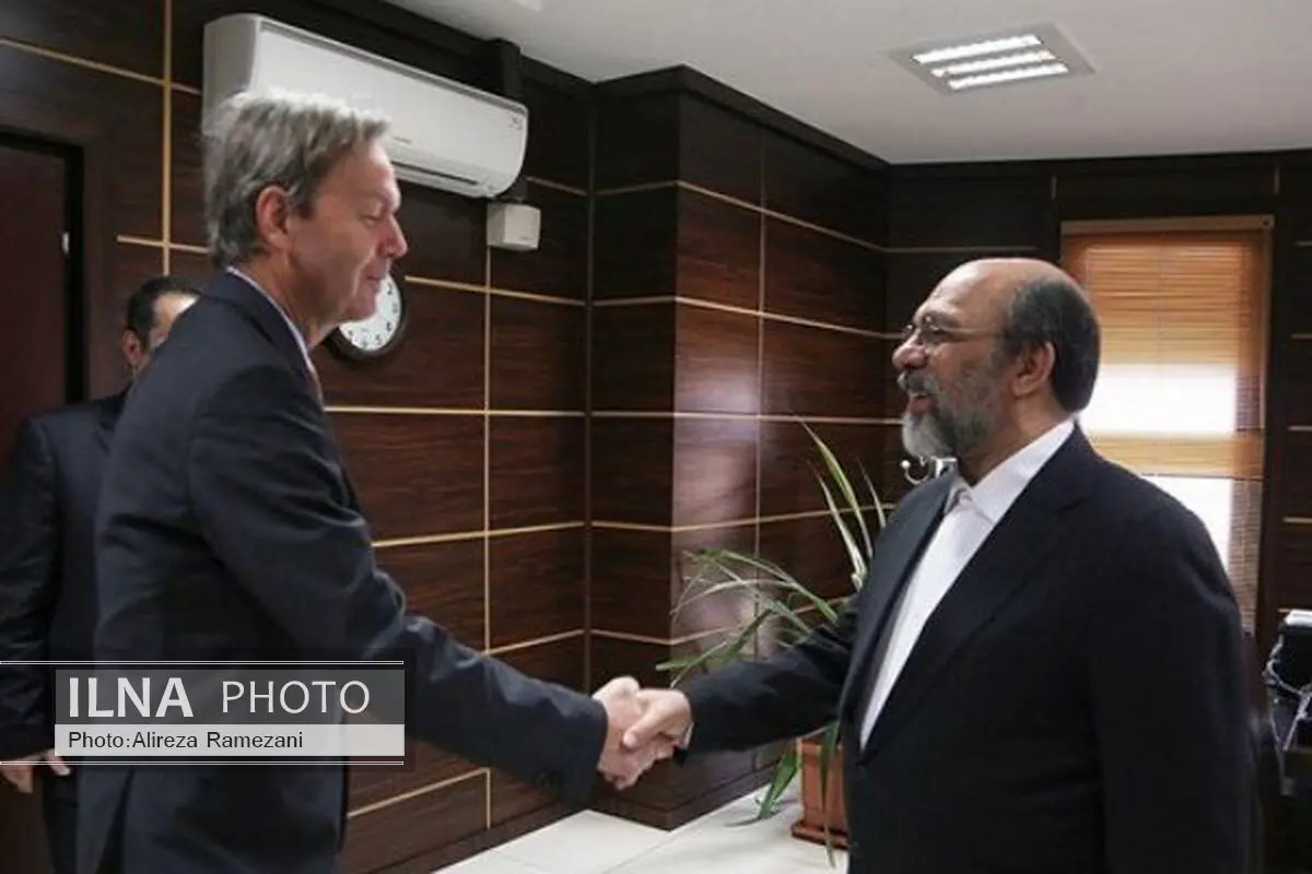 همکاری دانشگاه آزاد برای تدریس زبان فارسی در آلمان