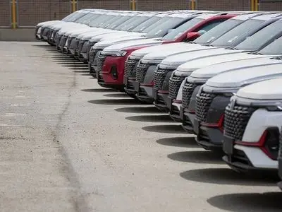 زمان جدید ثبت نام خودروهای وارداتی/ دلیل تاخیر اصلاح قیمت‌هاست 