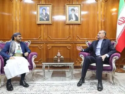 دیدار رئیس هیات مذاکره‌ کننده دولت نجات ملی یمن با امیرعبداللهیان