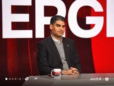 نشست پیمان حدادی با مدیر، سرمربی و اعضای تیم پرسپولیس