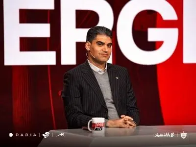 نشست پیمان حدادی با مدیر، سرمربی و اعضای تیم پرسپولیس