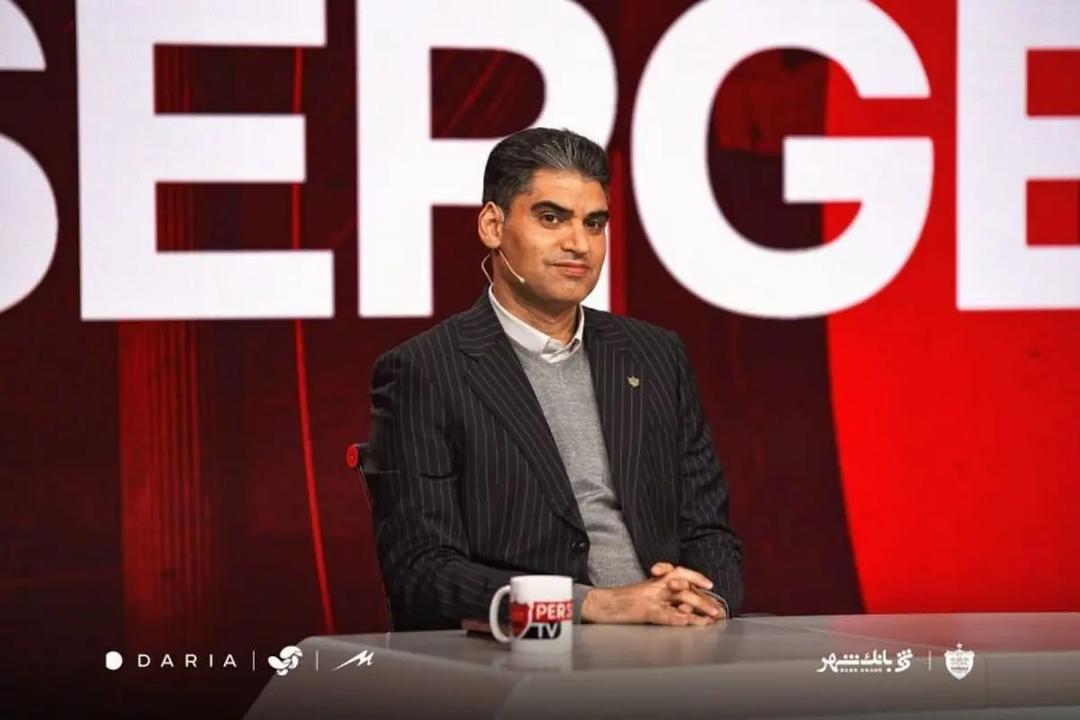 نشست پیمان حدادی با مدیر، سرمربی و اعضای تیم پرسپولیس