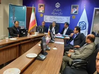 استان مرکزی به دلیل شرایط صنعتی از جمعیت کارگری بالایی برخوردار است / شرایط اقتصادی و معیشتی مردم از سوی مراکز درمانی درک شود