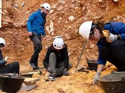 اجدادِ عزیزِ اروپایی‌ها آدم می‌خوردند/ کودکان را تکه‌تکه و میل می‌کردند