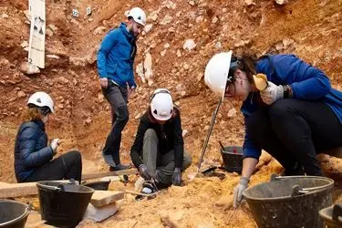 اجدادِ عزیزِ اروپایی‌ها آدم می‌خوردند/ کودکان را تکه‌تکه و میل می‌کردند